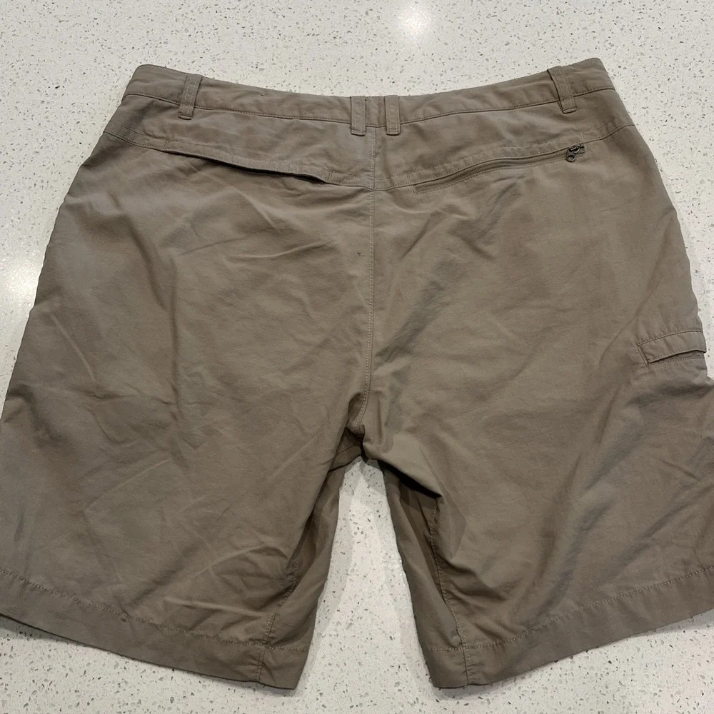 The North Face Mens Cargo Shorts Hiking Nylon  Size 38 Beige Drawstring